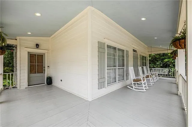 921 Carriage Way — Photo 20