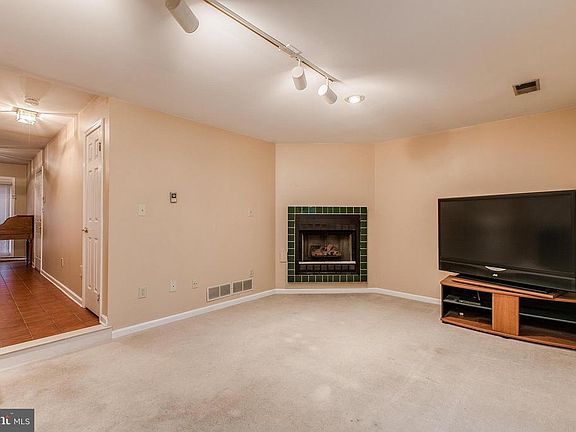 4th image of 1273 Fairchild Ave