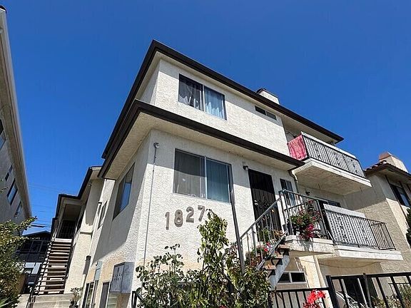 5th image of 1827 S Cabrillo Ave APT 5