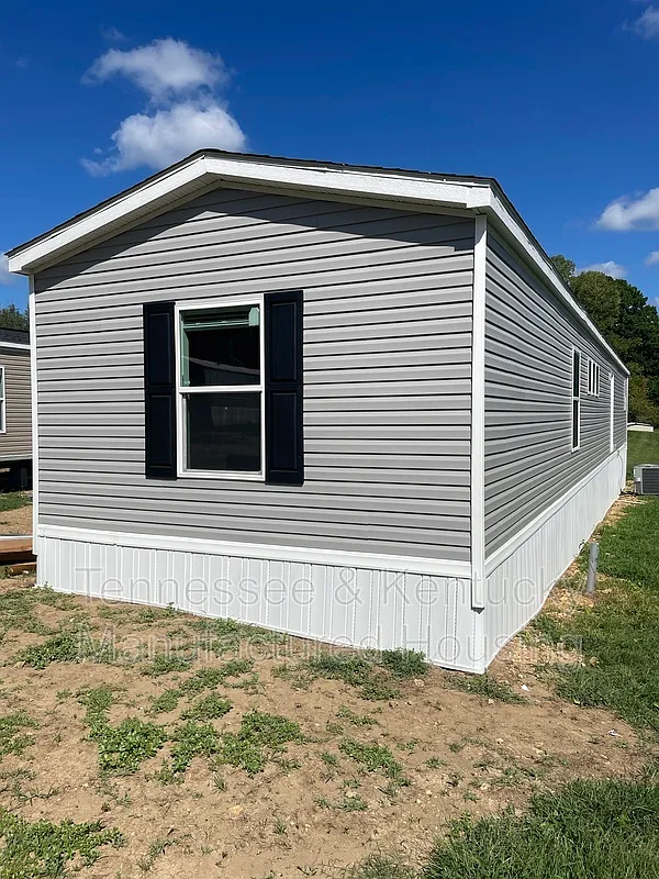 3 bed, 2.0 bath, 1200 sqft, $1,200 — Photo 1