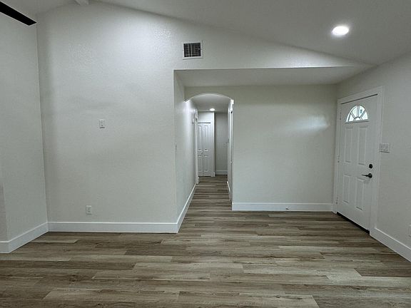 5th image of 625 Camilla Ln #625