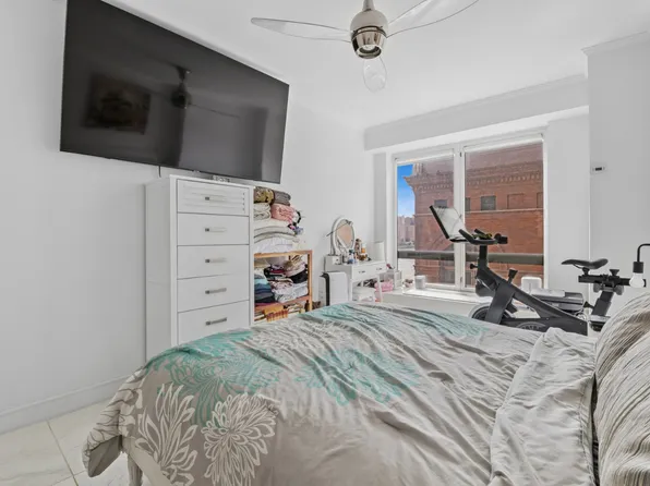 530 East 76th Street image 4 of 9