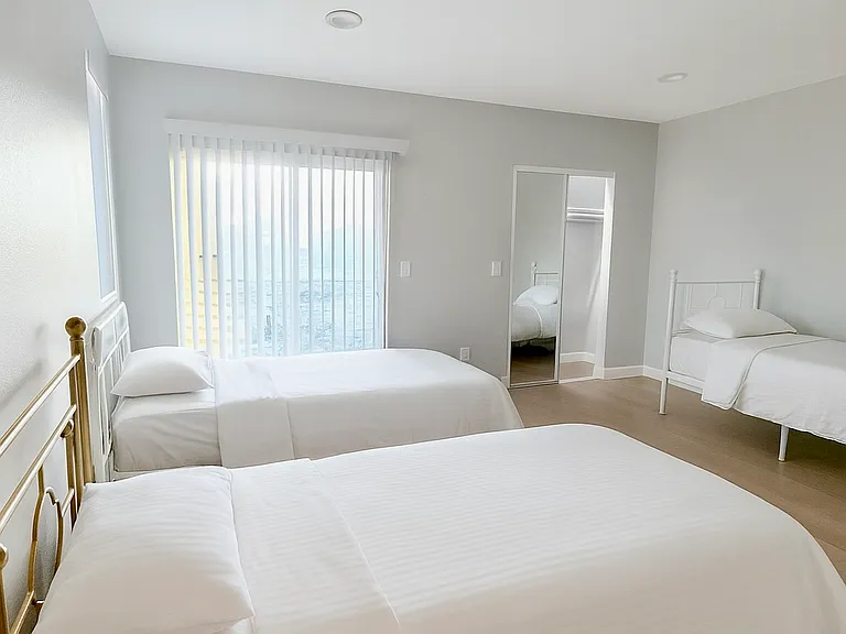 1265 E Adams Blvd #1267-1/2 — Photo 7