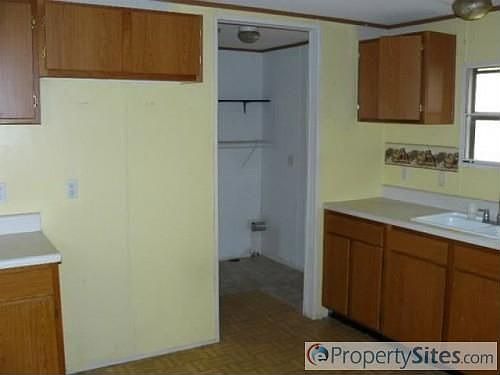 3rd image of 607 Grouse Hollow Ln