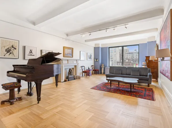 90 Riverside Drive image 1 of 23