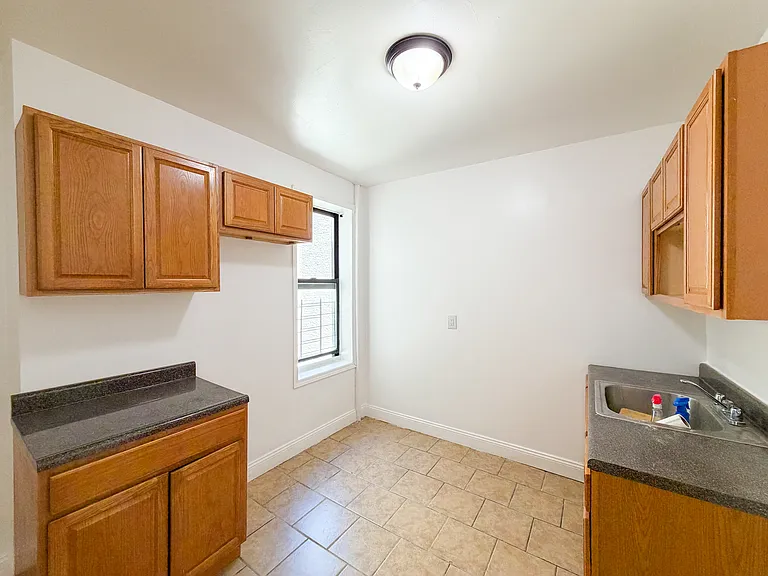 2555 Grand Concourse #4C — Photo 5