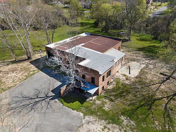 2nd image of 305 N Orange Ave