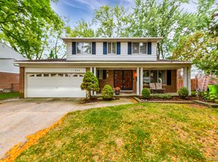 11662 Canterbury Dr, Sterling Heights, MI