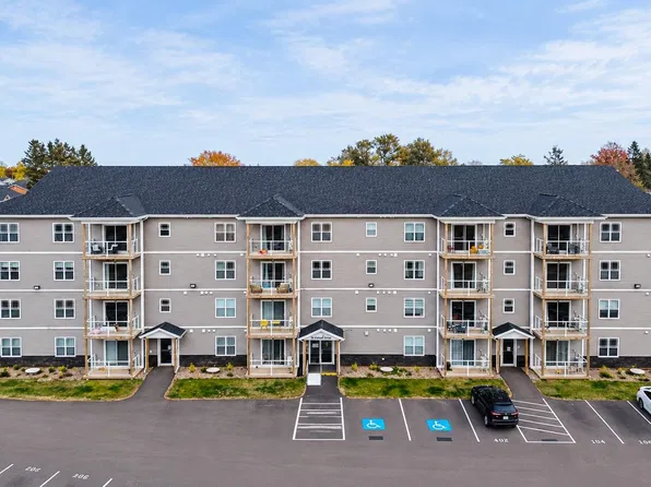 24 Gilbert Dr #107, Charlottetown, PE C1C 0W2