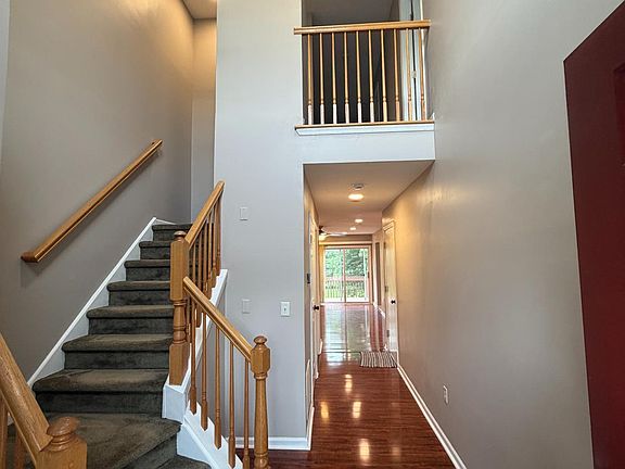 4th image of 21 Jill Ct