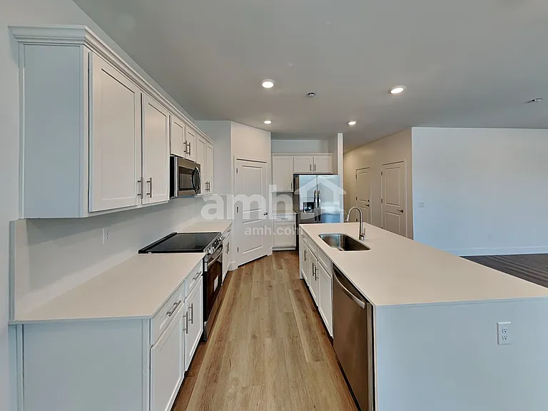 9588 E Harkes Dr — Photo 3