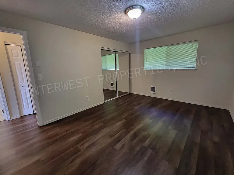 4700 Falls View Ave — Photo 29
