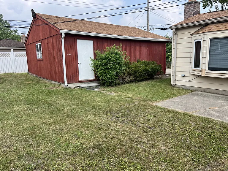 736 Forest St — Photo 20