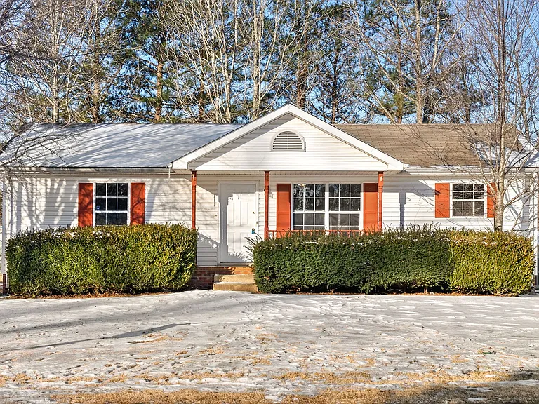 418 Donna Dr — Photo 2
