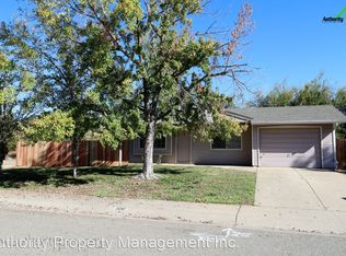 3281 Foothill Vista Dr, Cottonwood, CA 96022