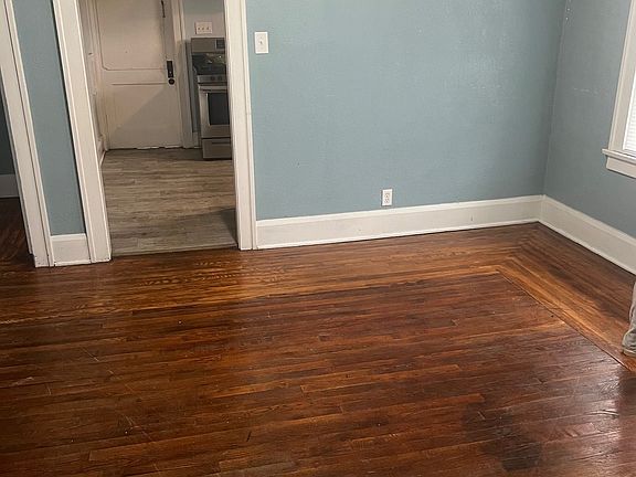 5th image of 728 Glenwood Ave
