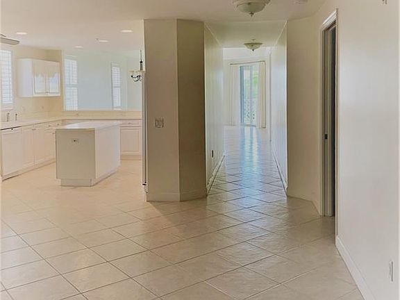 2nd image of 940 Turtle Cove Ln APT 305