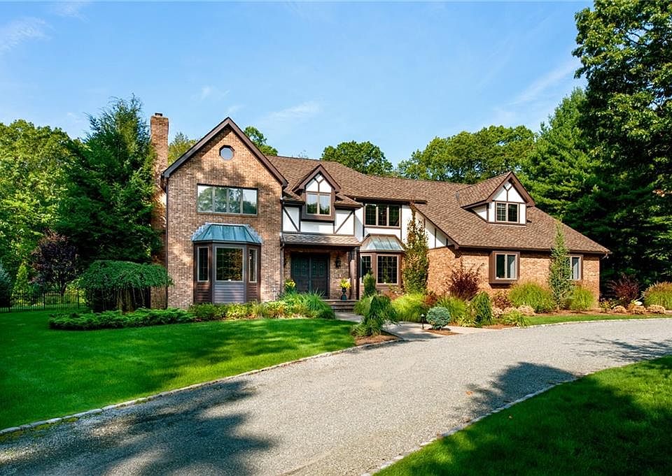 1st image of 155 Woodbridge Dr