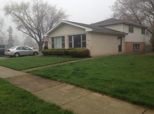 9700 Gross Point Rd, Skokie, IL 60076