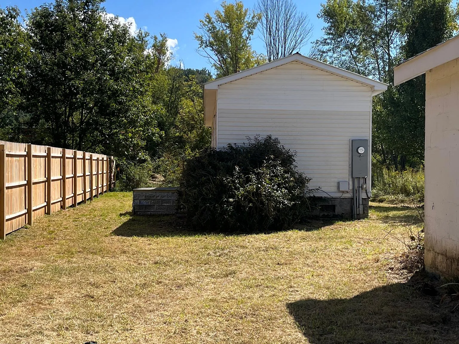 43 Azalea St — Photo 3