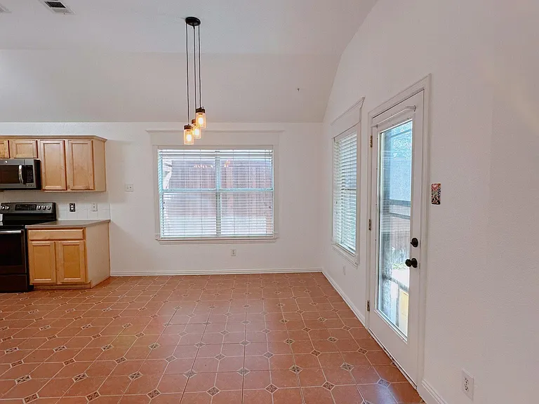 11601 Crystal Falls Dr — Photo 14