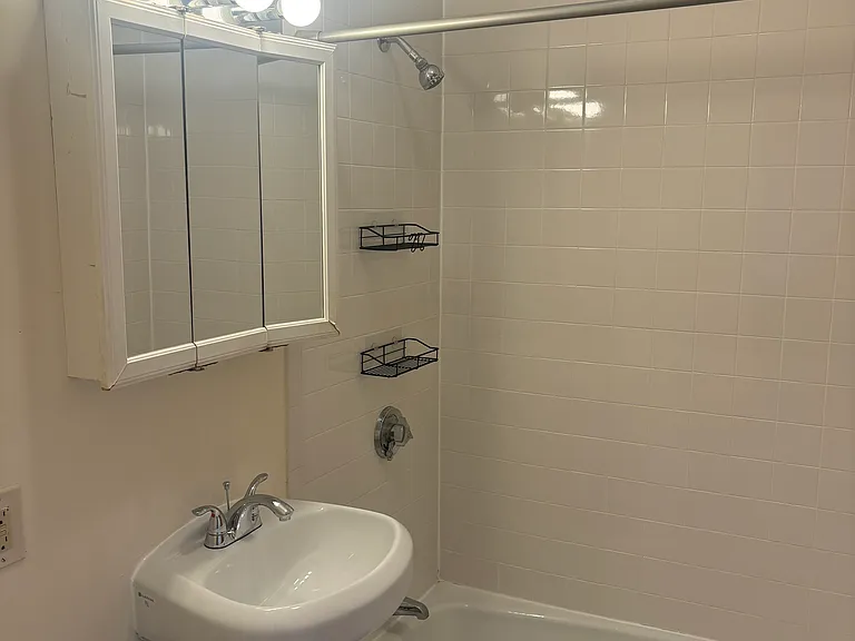 429 Marlborough St #3 — Photo 6