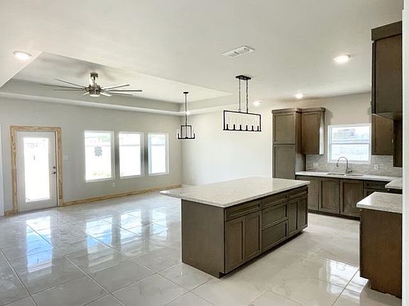 4th image of 7107 El Meson Dr