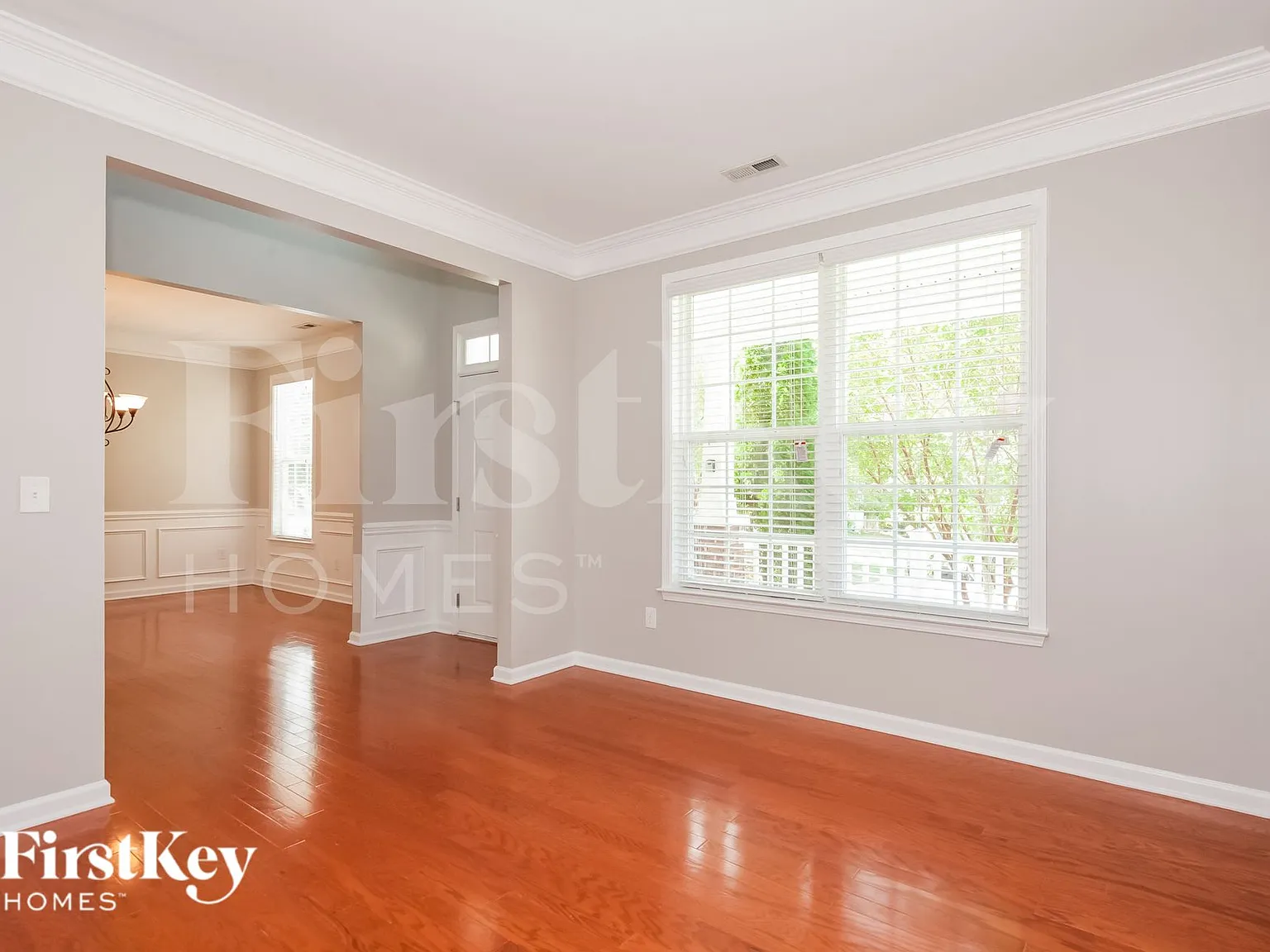 4 bed, 2.5 bath, 2607 sqft, $2,670 — Photo 2