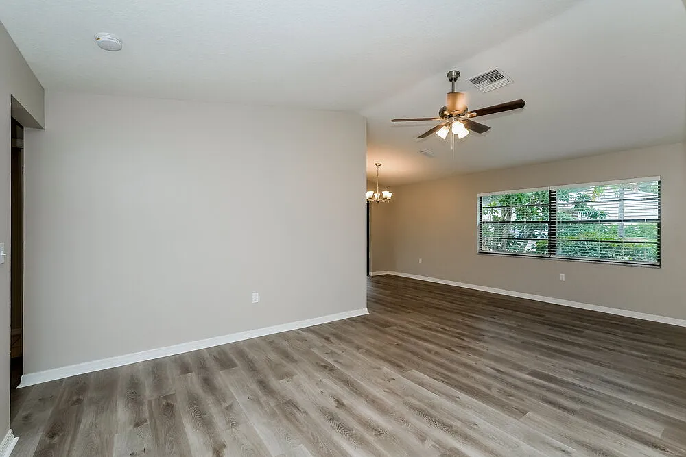 3 bed, 2.0 bath, 1080 sqft, $1,990 — Photo 4