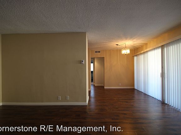 5th image of 151 N Hudson Ave APT 01