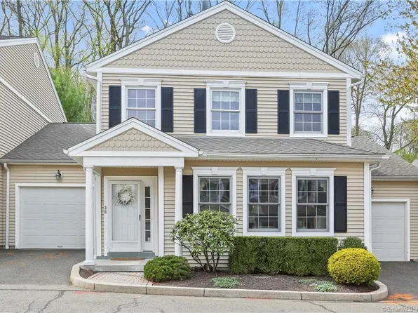 30 Hawthorne Ridge Circle #30, Trumbull, CT 06611