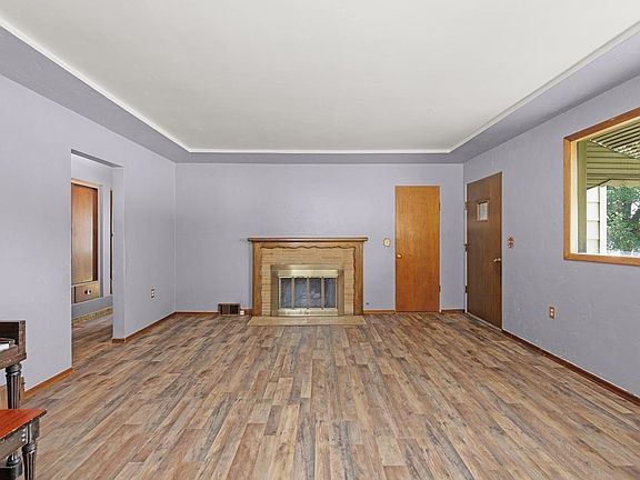 5th image of 3007 E Euclid Ave