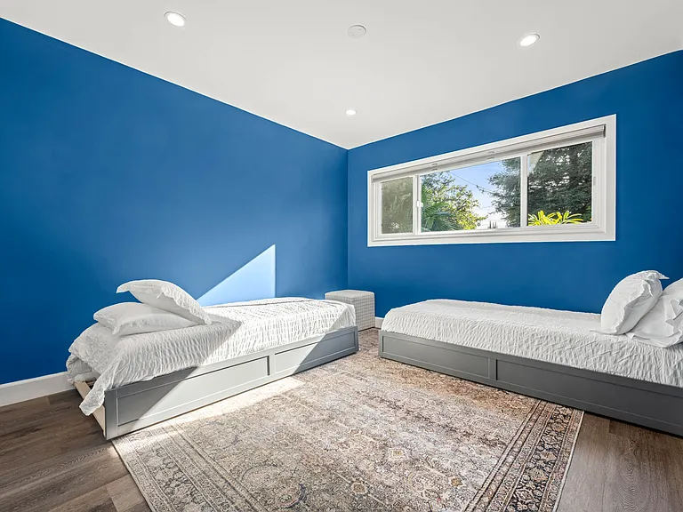 14034 Valerio St — Photo 35