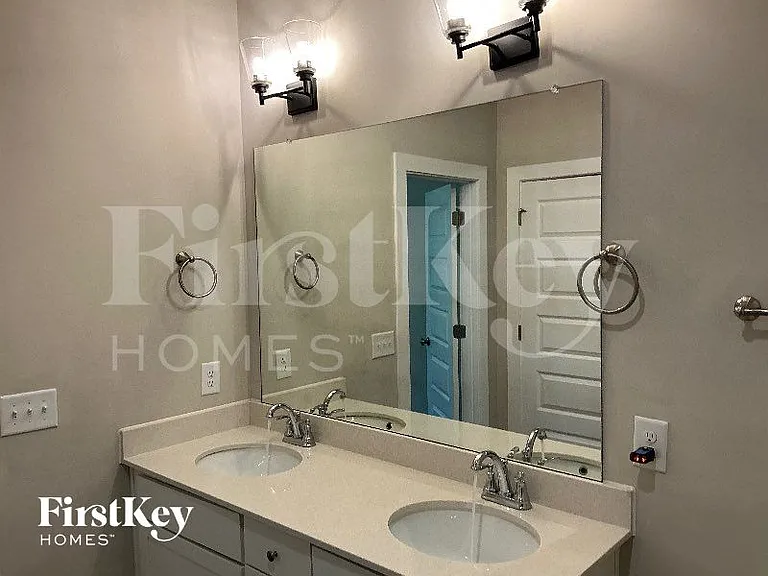 300 Avalon Way — Photo 11