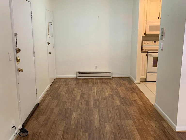 10 Scottfield Rd #B3 — Photo 9