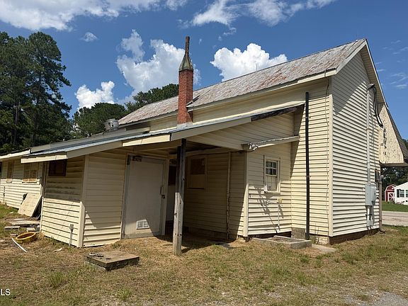 3rd image of 921 State Highway 55 W
