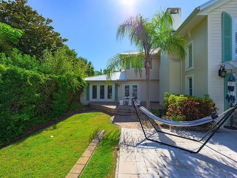1130 John Anderson Dr — Photo 28