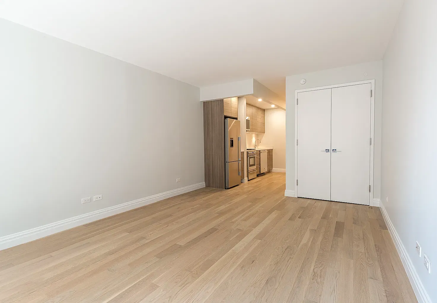 235 West 48th Street — Photo 2