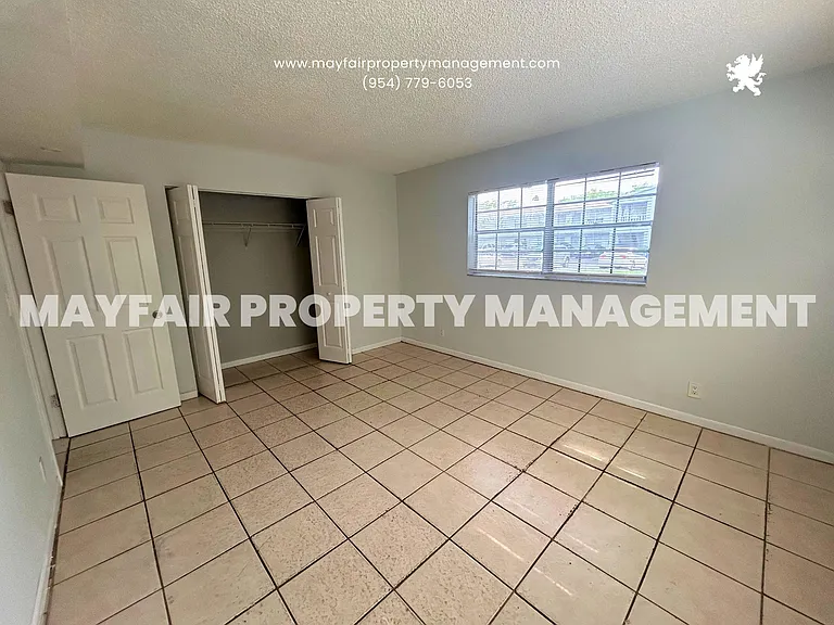 1440 NW 22nd St #6 — Photo 7