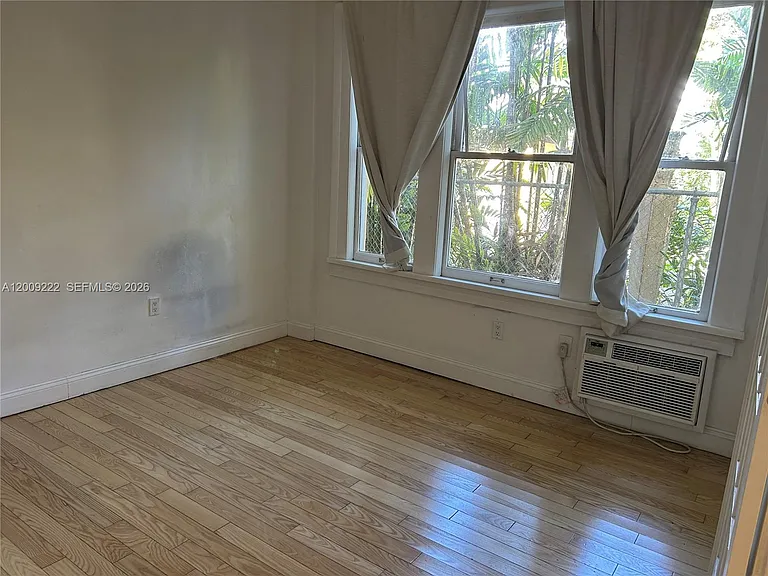 1615 Pennsylvania Ave #9 — Photo 5