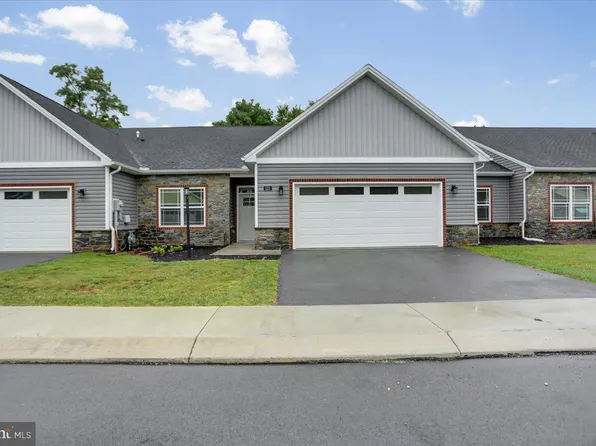 131 Cardinal Dr, Shippensburg, PA 17257