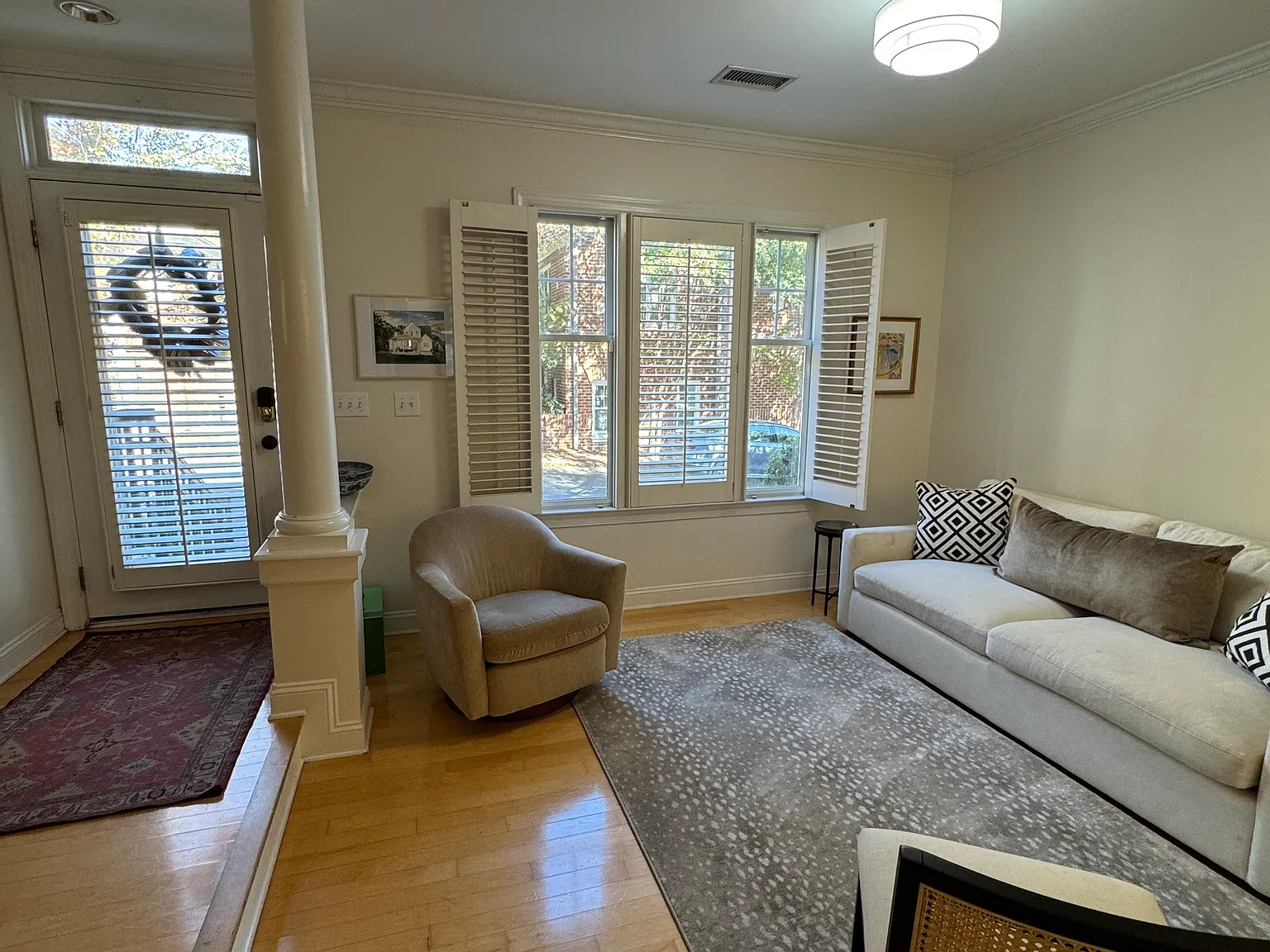 1156 Hampton Gardens Ln — Photo 3
