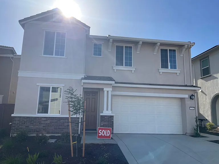 3261 Sherman Way — Photo 2