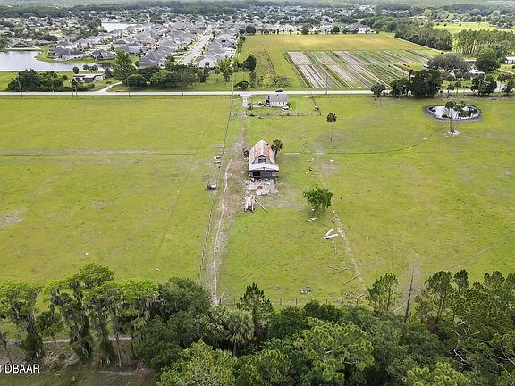 4th image of 722 Airport Rd