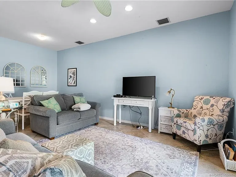 1560 SE Wilshire Pl #102 — Photo 10