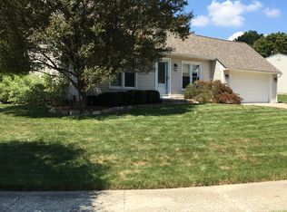 985 Hearthside St, South Lyon, MI 48178