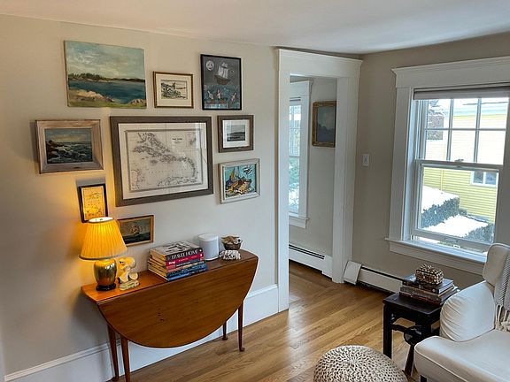 2nd image of 20 Bassett St #2