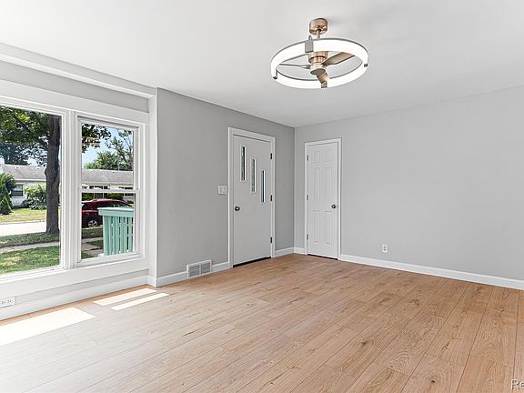 2nd image of 25520 Eton Ave