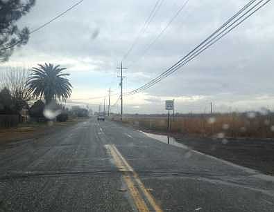 2nd image of 1000 Oswald Rd #A