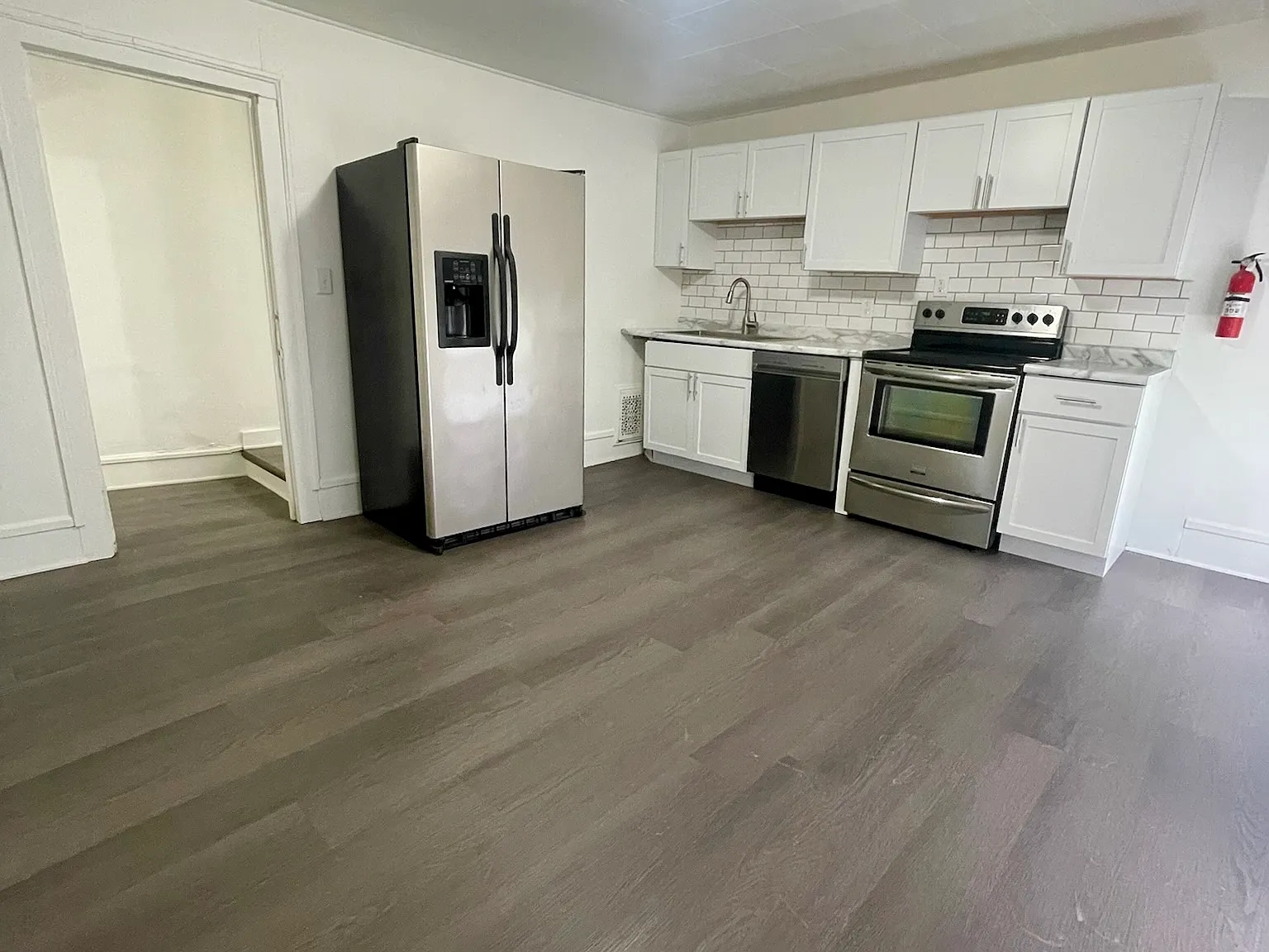 3 bed, 1066 sqft, $1,950 — Photo 4